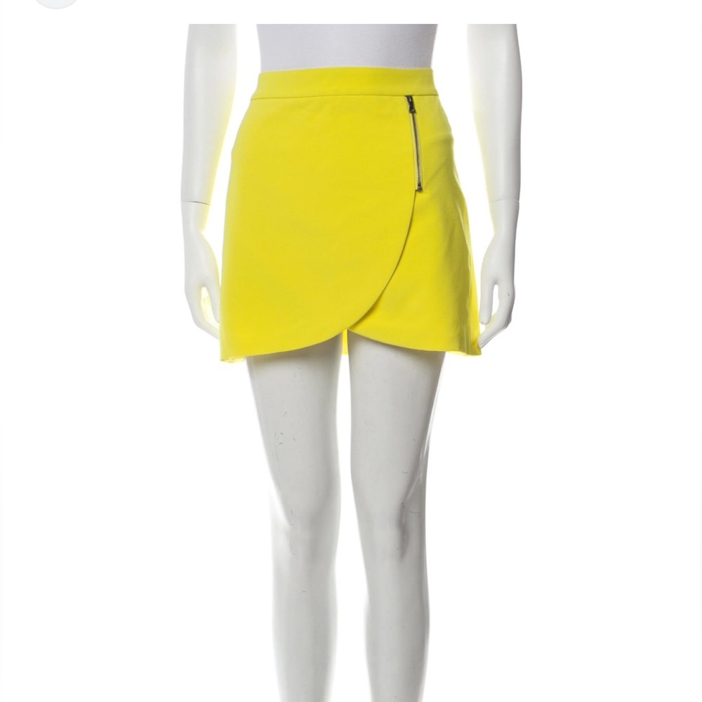 Alice + Olivia Yellow Wrap mini Skirt size 2